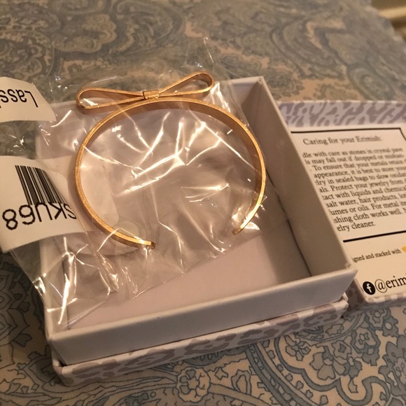 Emirish Gold Plated Bow tie Bracelet - Picture 2 of 3